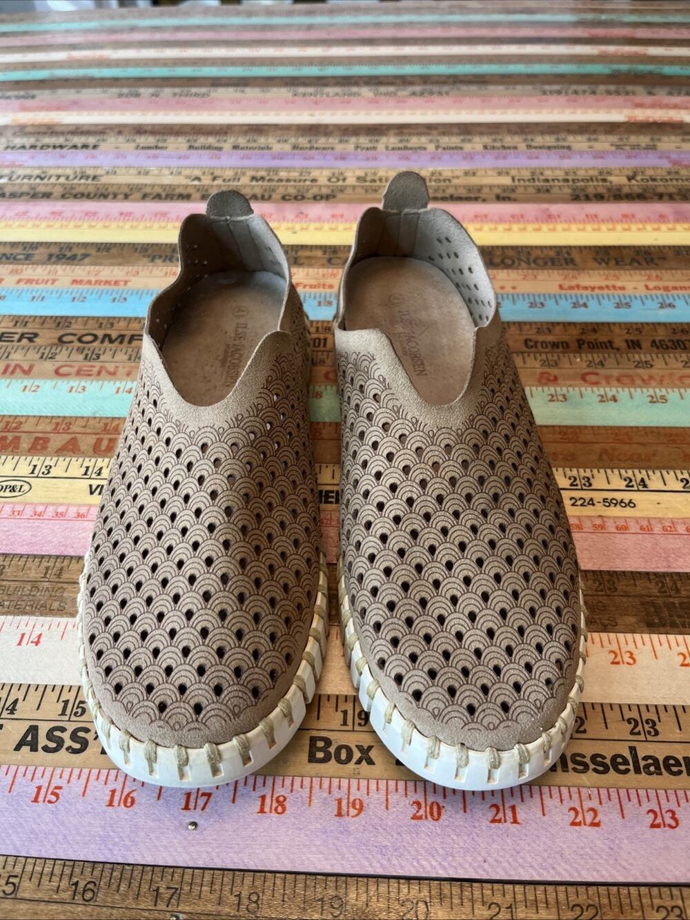 ILSE JACOBSEN 41 Tulip Laser Cut Brown Flats Sneakers Shoes US 9.5 10 Slip On
